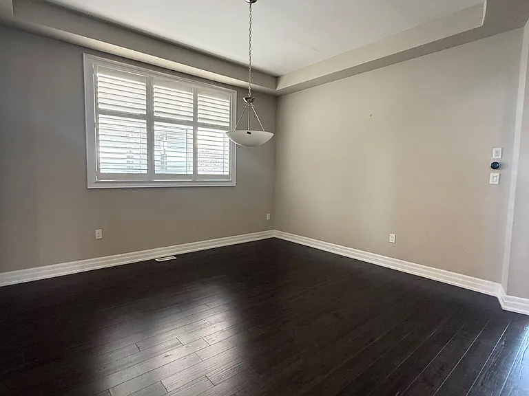 222 N Park Blvd — Photo 5