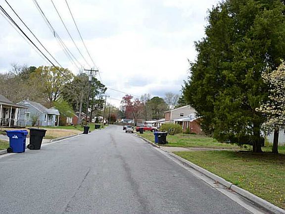 4th image of 4802 Vick St