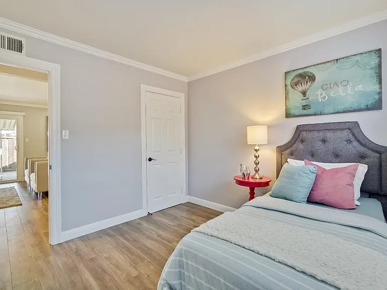 5259 Meridian Ave — Photo 8