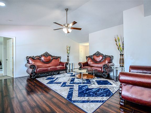 5th image of 1584 Farrington Dr