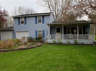 520 Tanner Ln, Macedon, NY 14502