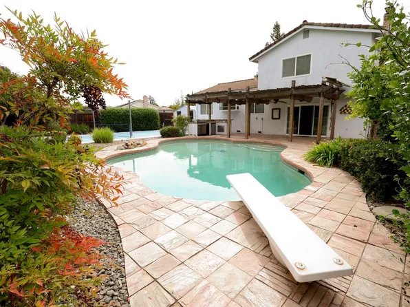 107 Iroquois Drive, Vacaville, CA 95688