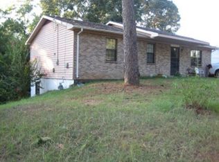 812 Southmont Dr, Tuskegee, AL 36083