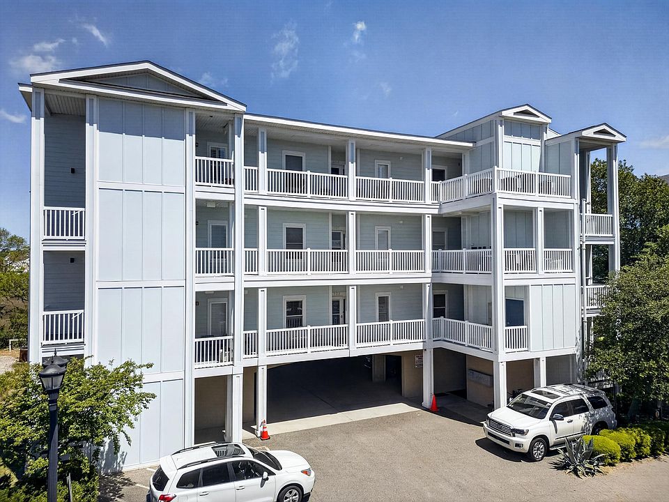 1st image of 407 24th Ave. N #101