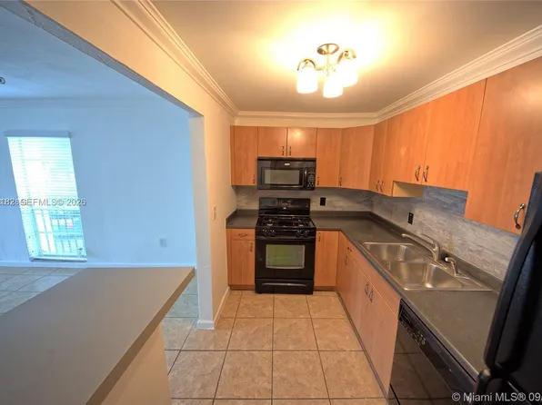 6900 N Kendall Dr APT A209, Pinecrest, FL 33156
