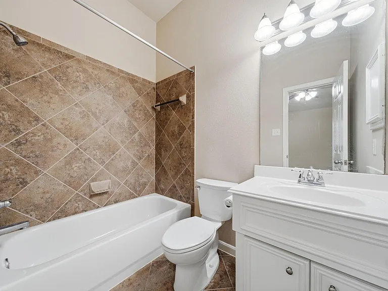 10703 Twilight Creek Ln — Photo 37