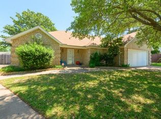 609 Rosewood Pl, Joshua, TX 76058