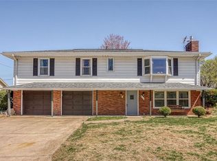 3001 S Hall Rd, Independence, MO 64052