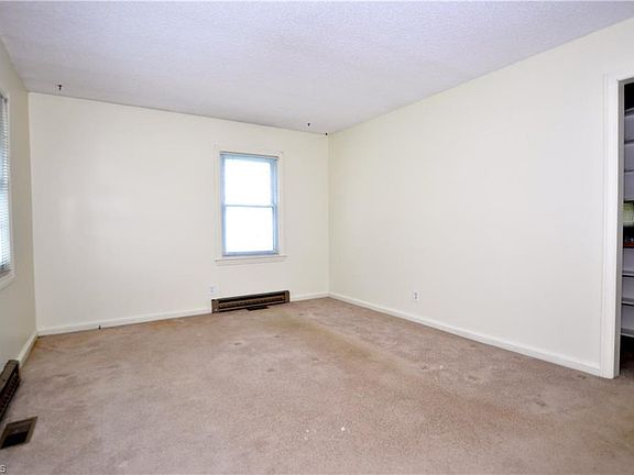 3rd image of 1318 Tucker St