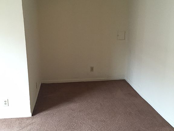 5th image of 3405 Telford St #313