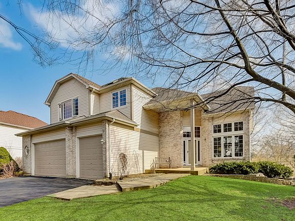 3rd image of 621 Goldenrod Dr