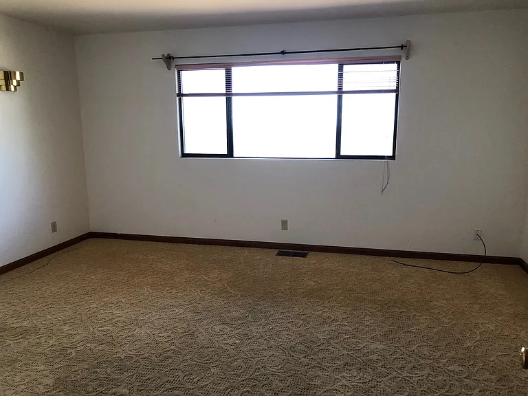 17373 Robey Dr — Photo 11