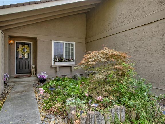 4th image of 382 Curie Dr