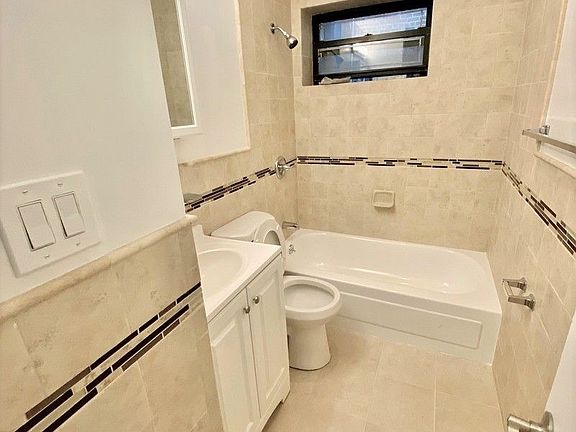 3rd image of 506 Amsterdam Ave #3C
