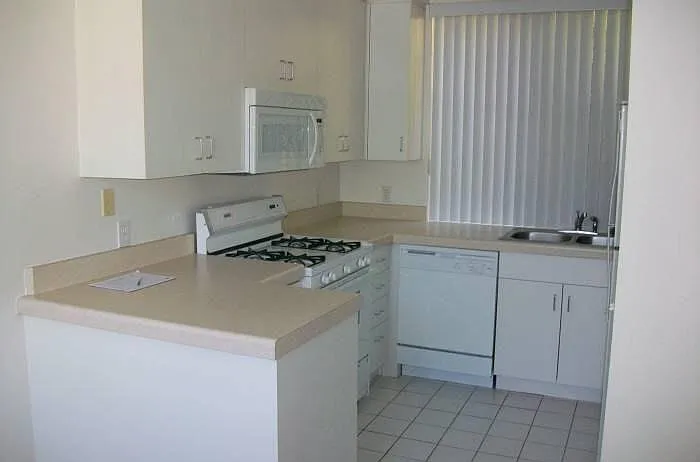 2 bed, 2.5 bath, 1200 sqft, $2,195 — Photo 4