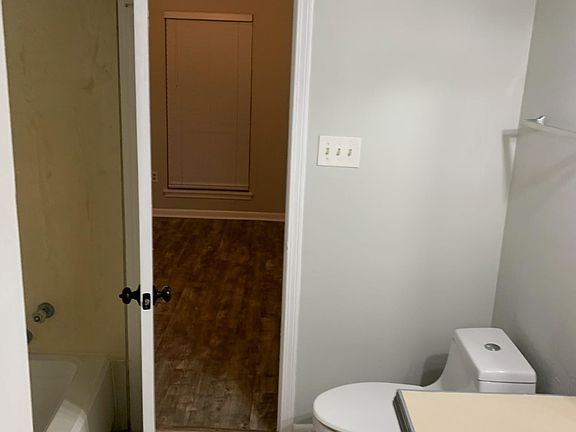 5th image of 2513 S Penn Ave #D