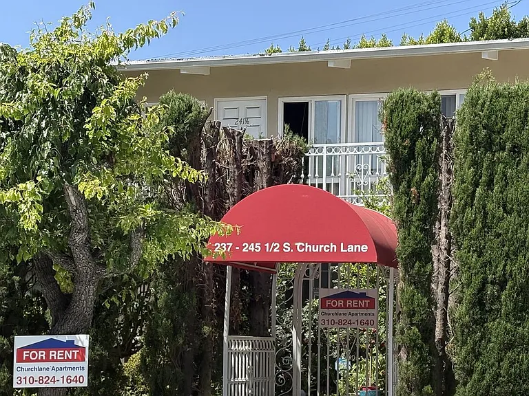 237-245 1/2 N Church Ln — Photo 14