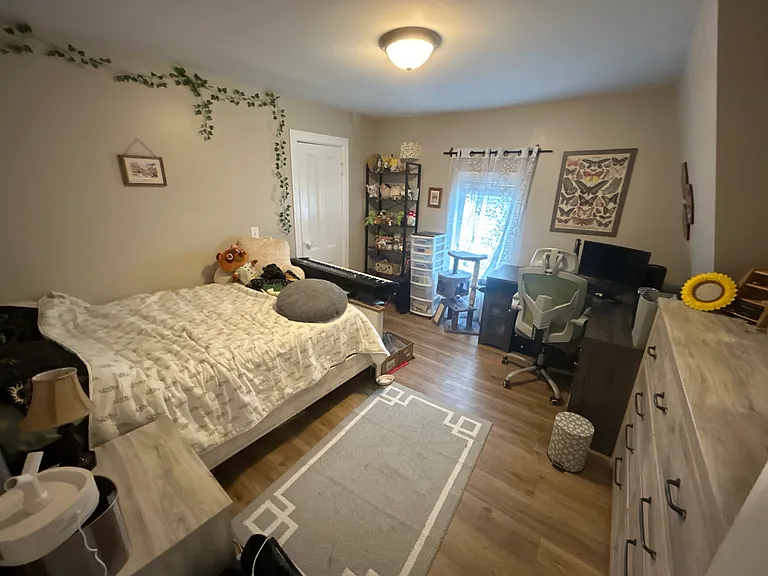 1239 S Plymouth Ave — Photo 11