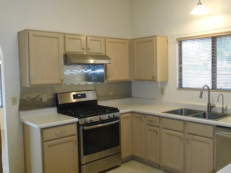 8054 S New Abbey Dr — Photo 4