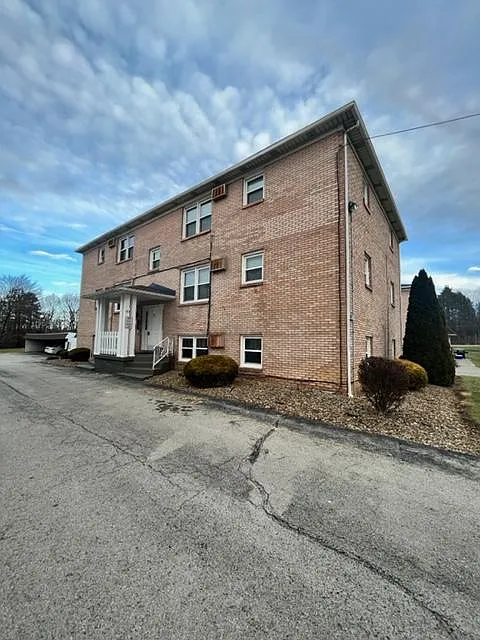 80 Washington Blvd #2