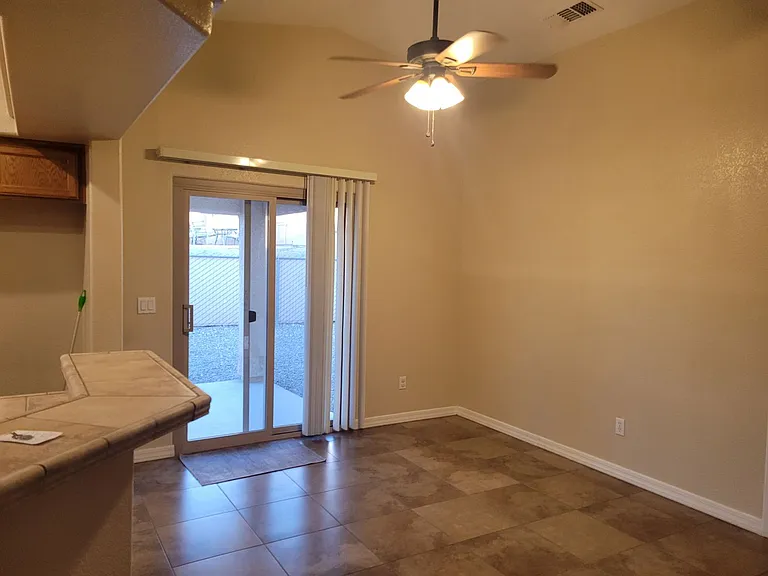 440 Hummingbird Dr — Photo 6