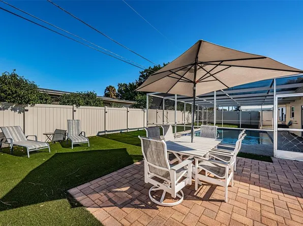 14025 Yacht Club Blvd, Seminole, FL 33776