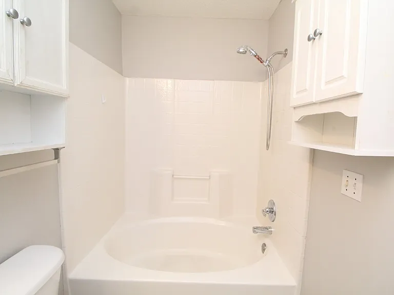 7680 Chablis Cir — Photo 10