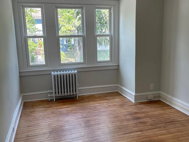 306 W Freedley St — Photo 19