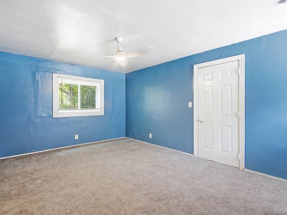 2nd image of 31563 Alpena Ct
