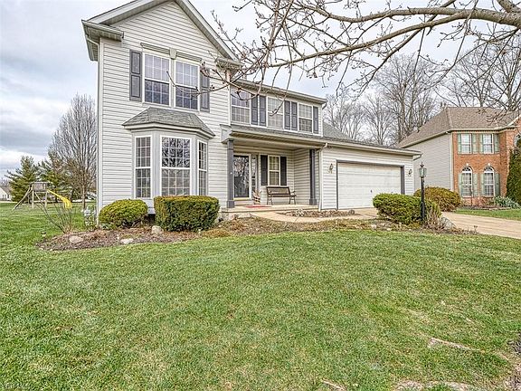 2nd image of 3571 Lennox Cir