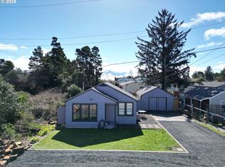 1760 32nd St, Florence, OR 97439