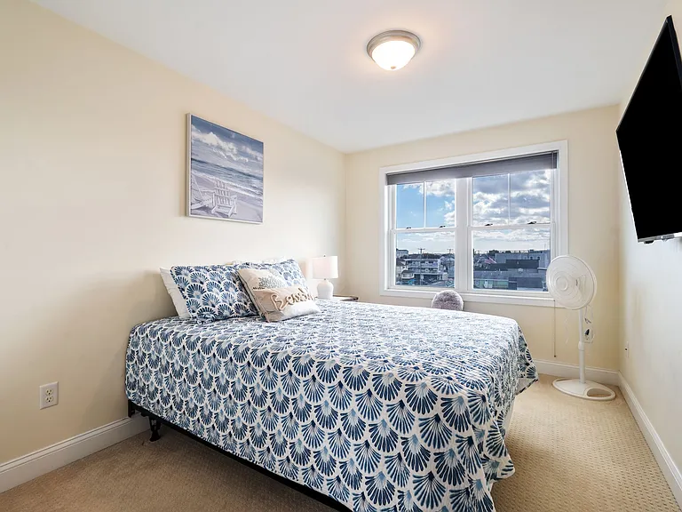128 Ashworth Ave #307 — Photo 27