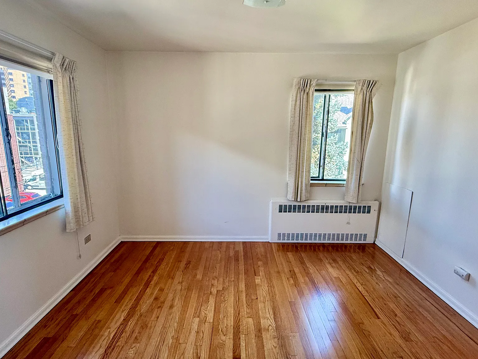 Large one bedroom apartment available now! — Photo 3