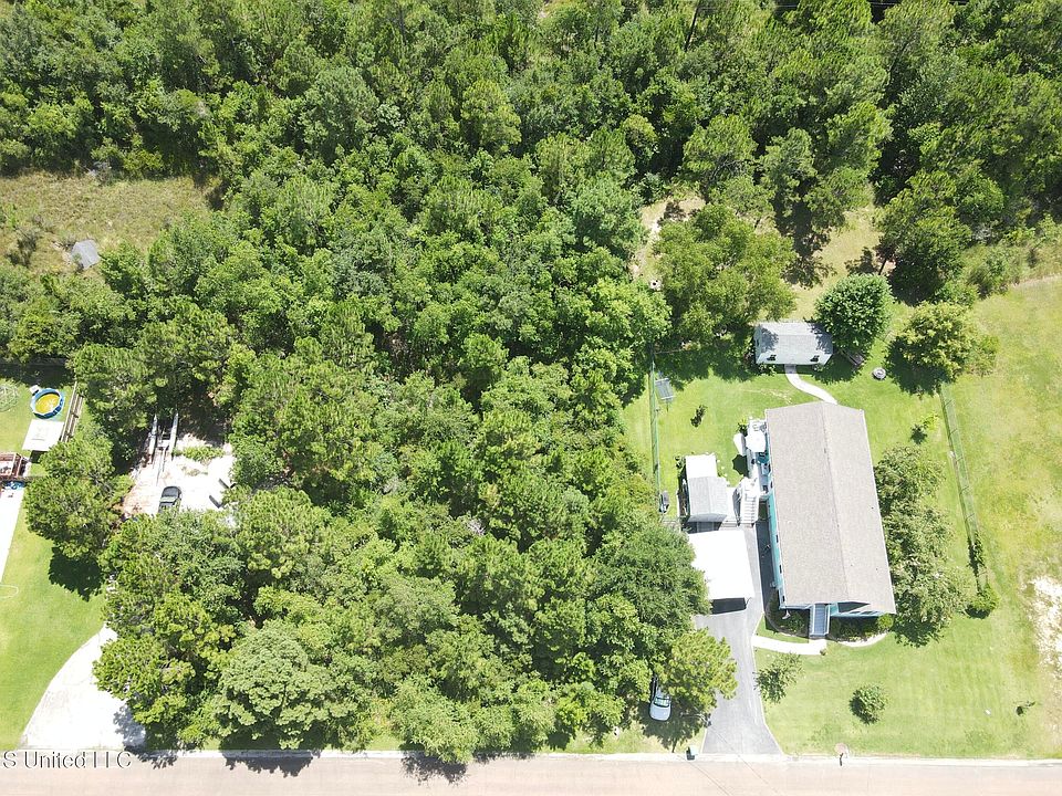 2nd image of 131 Lafitte Dr