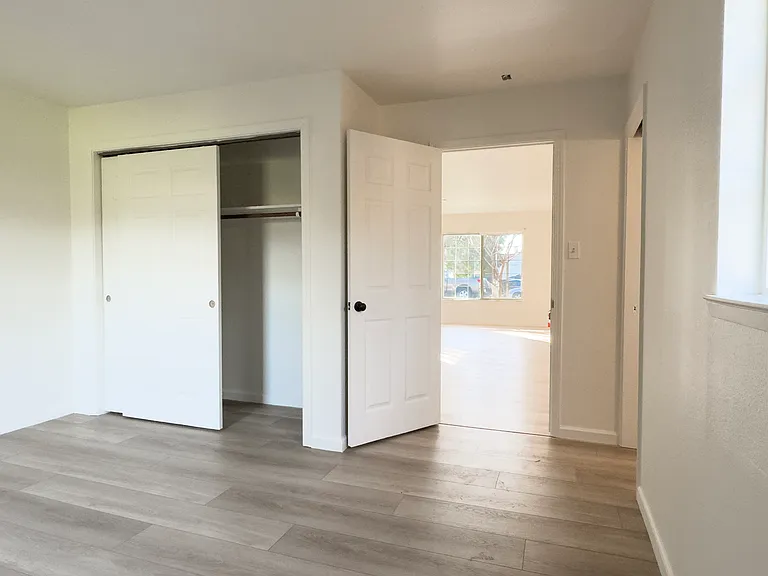 540 W Spain St — Photo 16