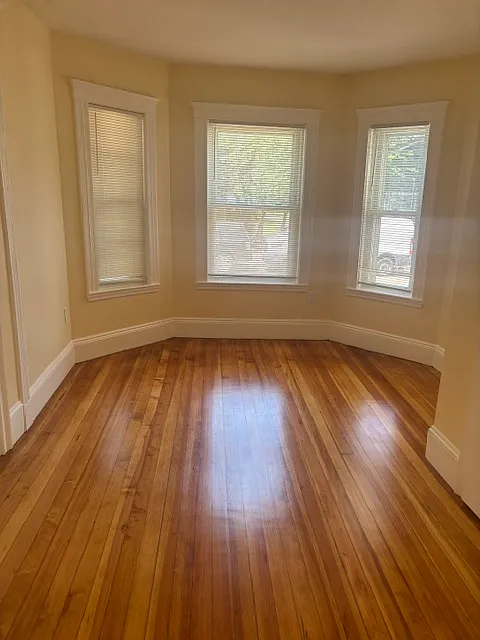 1 bed, 1200 sqft, $1,300 — Photo 3