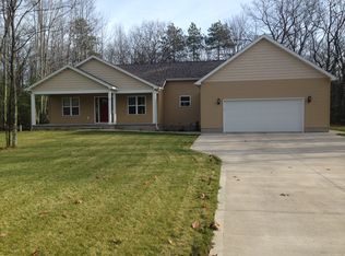 71 Tipperary Rd., Gladstone, MI 49837