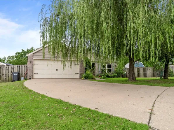 2302 S 12th Pl, Rogers, AR 72758