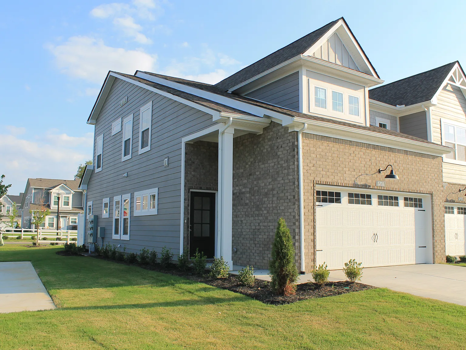 5711 Cloverwood Dr — Photo 2