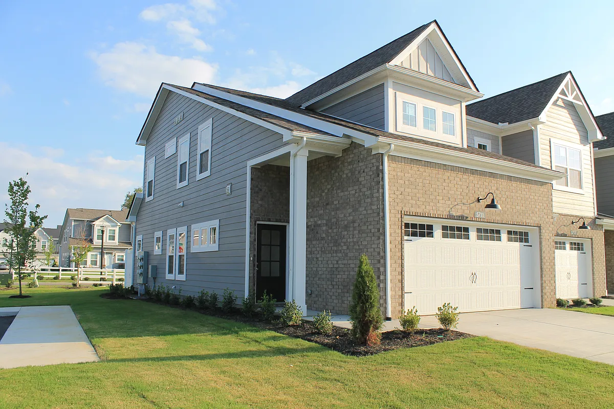 Building Photo - 5711 Cloverwood Dr