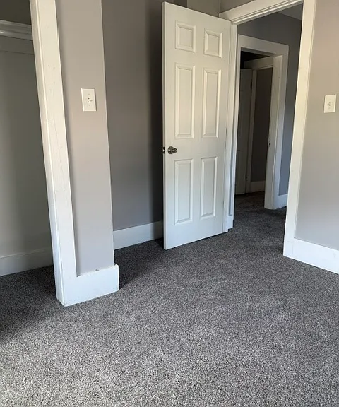 213 N May St — Photo 5