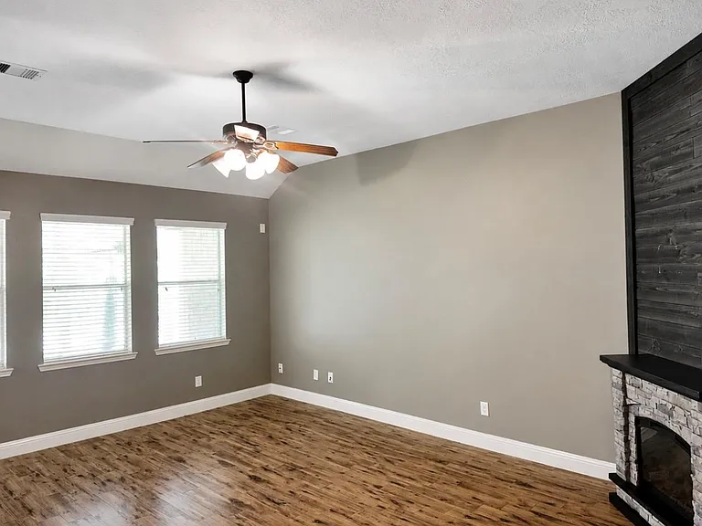 8618 Rocky River St — Photo 12