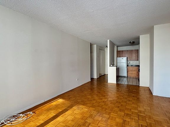 4th image of 3111 Ocean Pkwy APT 3K