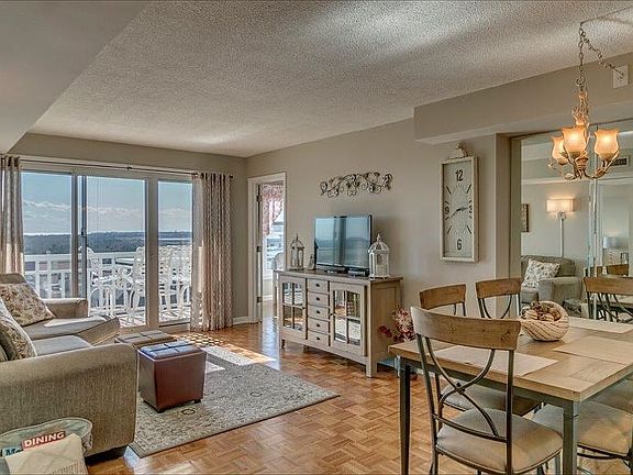 3rd image of 9905 Seapointe Blvd APT 704