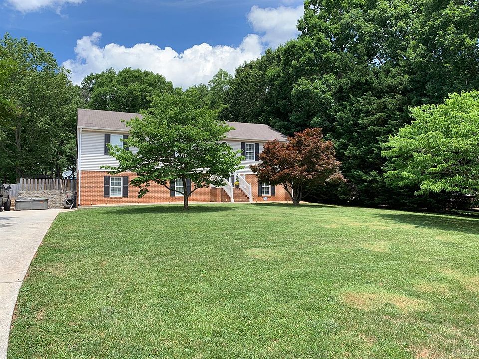 1st image of 101 Luenburg Dr