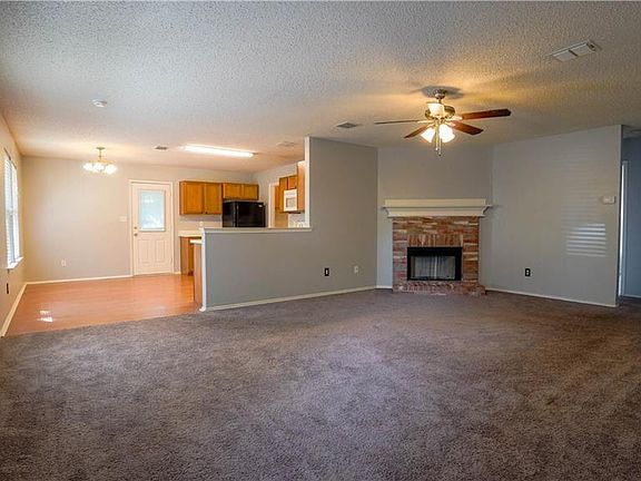 4th image of 3009 Cedar Crest Dr