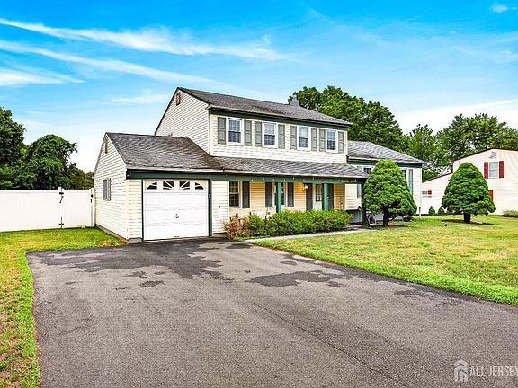 4th image of 225 Westfield Ave