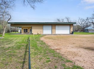 804 Robson St, Columbus, TX 78934