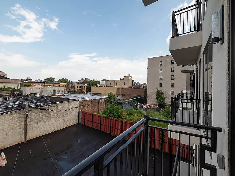 153 Erasmus St #2J — Photo 8