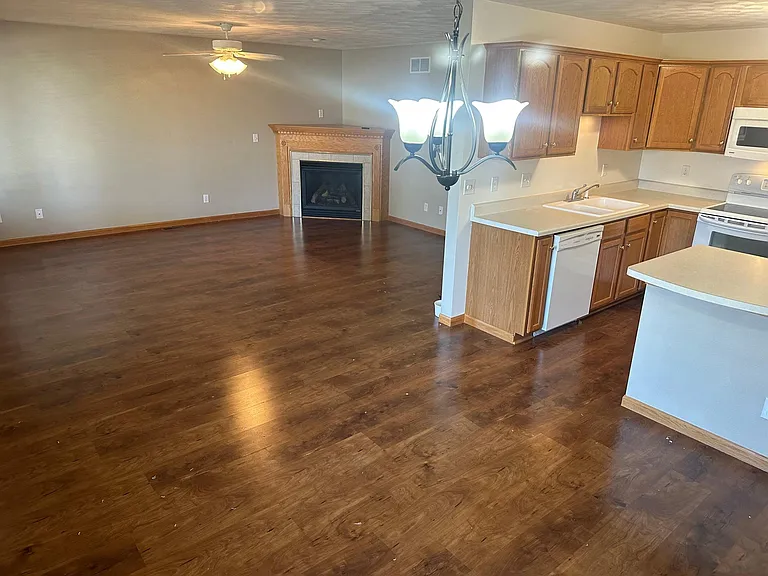122 Comfort Way — Photo 3